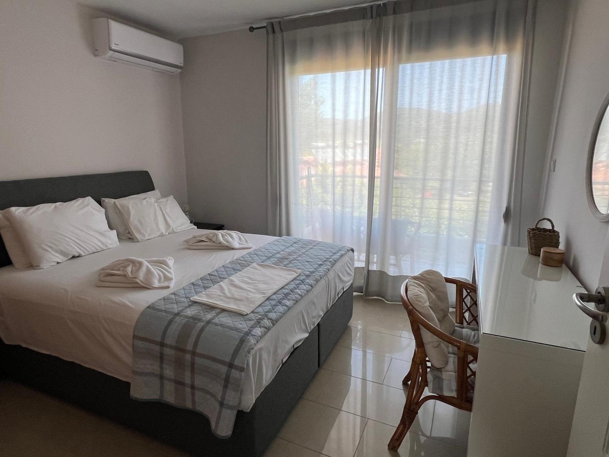 Two-Storey Beachfront Maisonette Toroni Extérieur photo